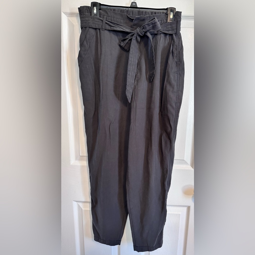 Old Navy Women's Charcoal Tie-Waist Chinos
